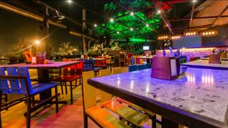 discotheques celebrate birthdays mumbai Trap Lounge Powai