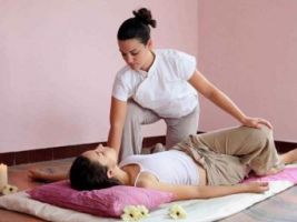 Thai Massage at spa in Bandra West, Mumbai